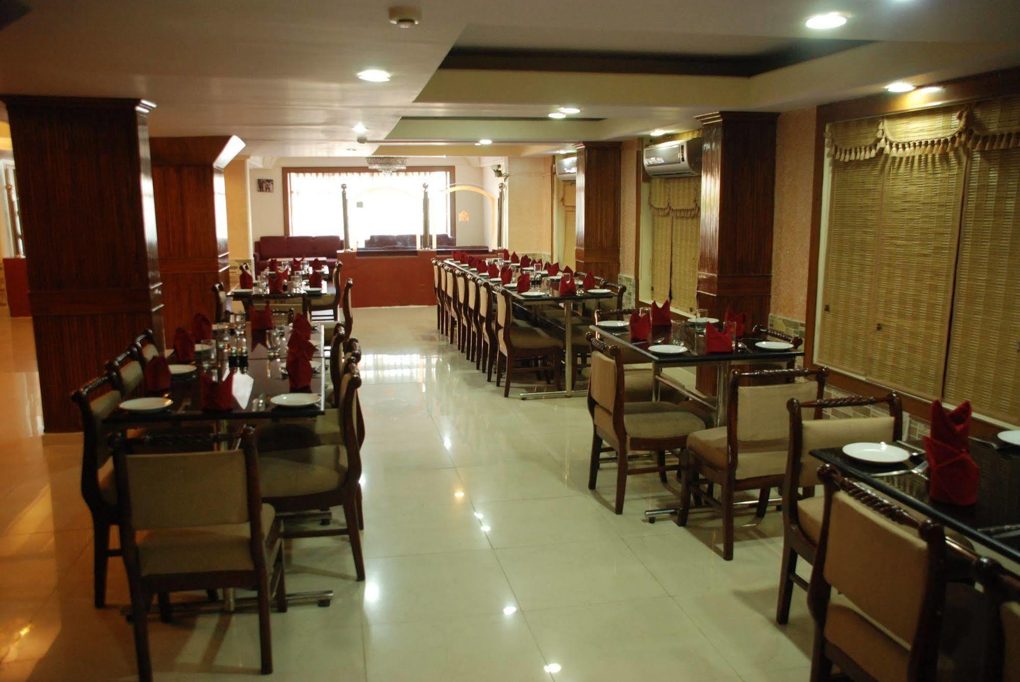 Hotel Ganga Ratan Agra  Dış mekan fotoğraf